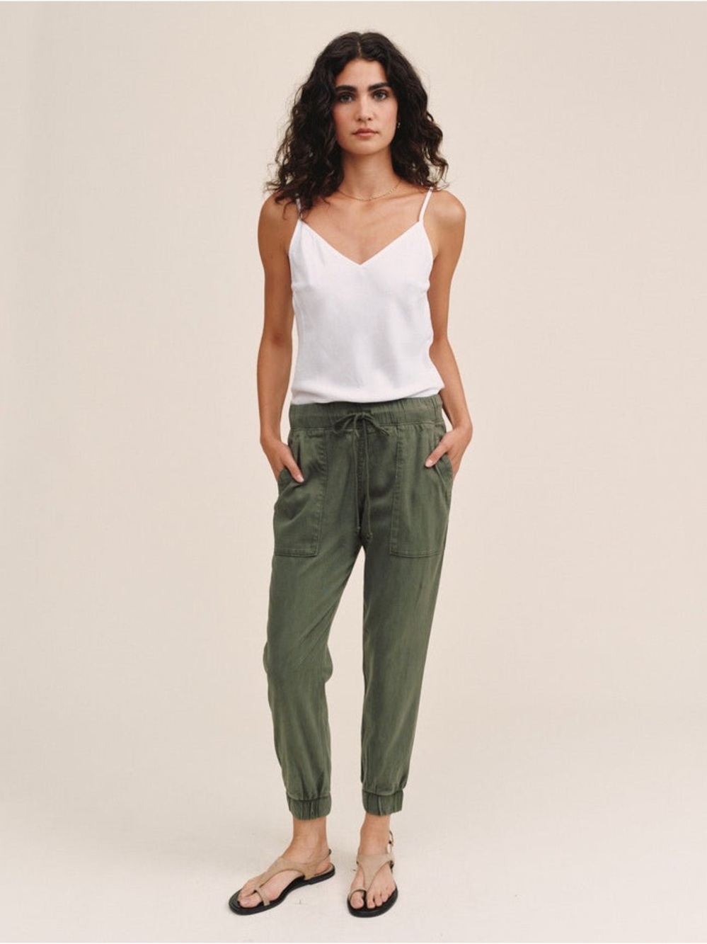 NWT Bella Dahl Pocket Jogger in Fernwood Green Size Medium